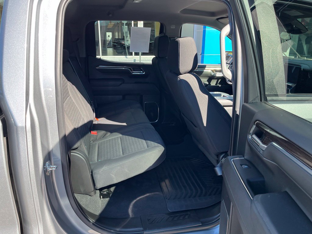 Used 2023 Chevrolet Silverado 1500 LT AWD/4WD image 42