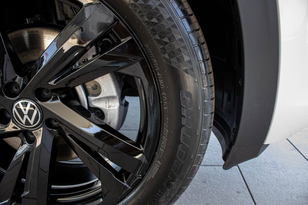 New 2025 Volkswagen Atlas Cross Sport SEL R-Line AWD/4WD image 26