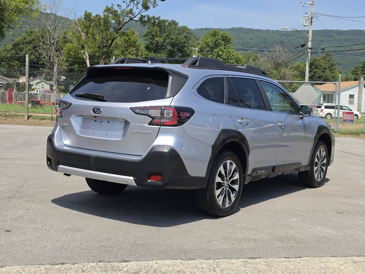 Used 2024 Subaru Outback Limited AWD/4WD image 5