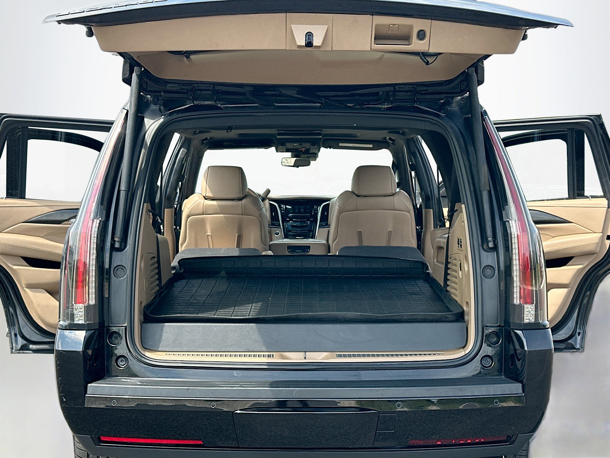 Used 2020 Cadillac Escalade Platinum image 7