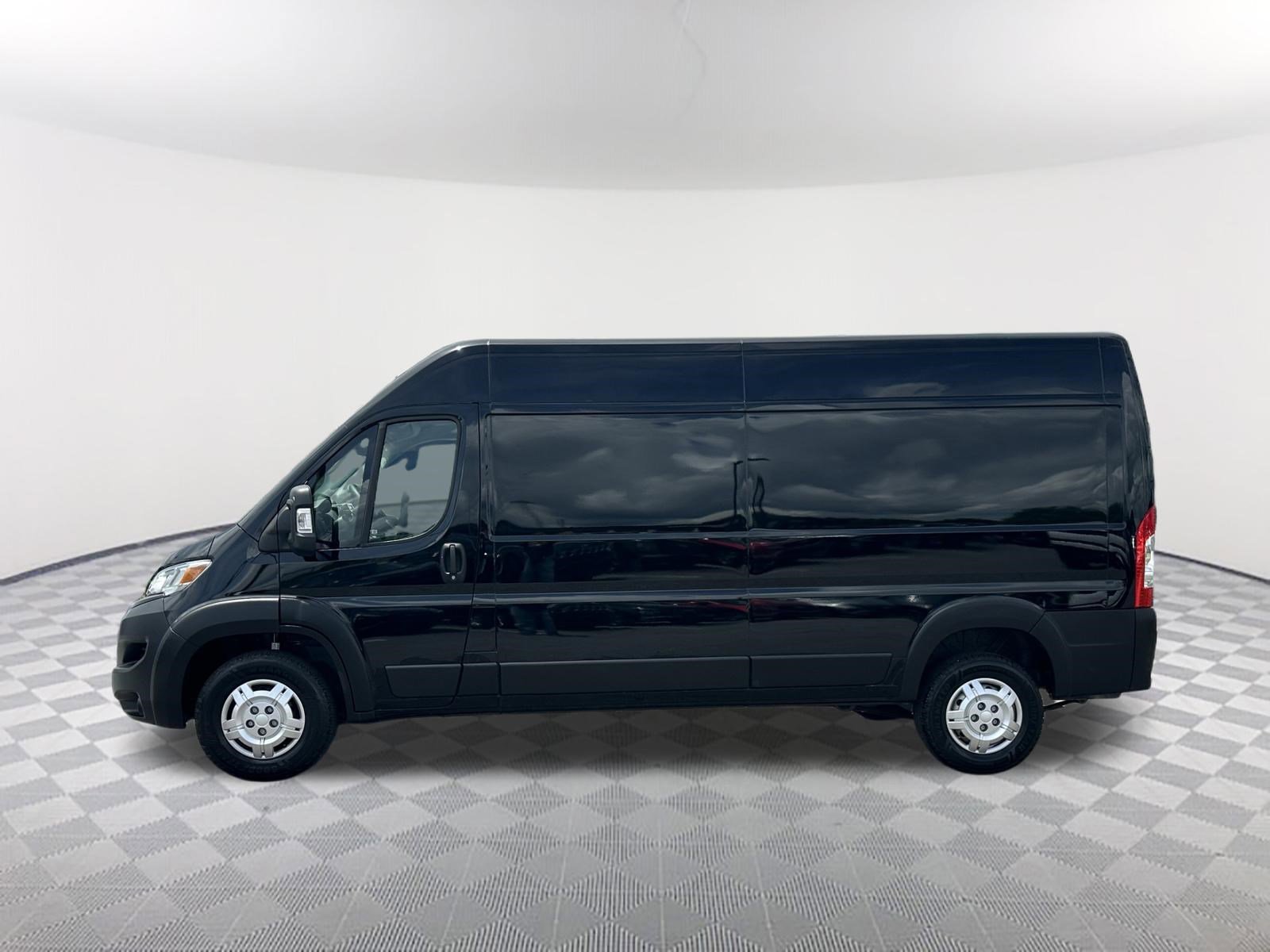 Used 2025 RAM ProMaster 2500 FWD image 8
