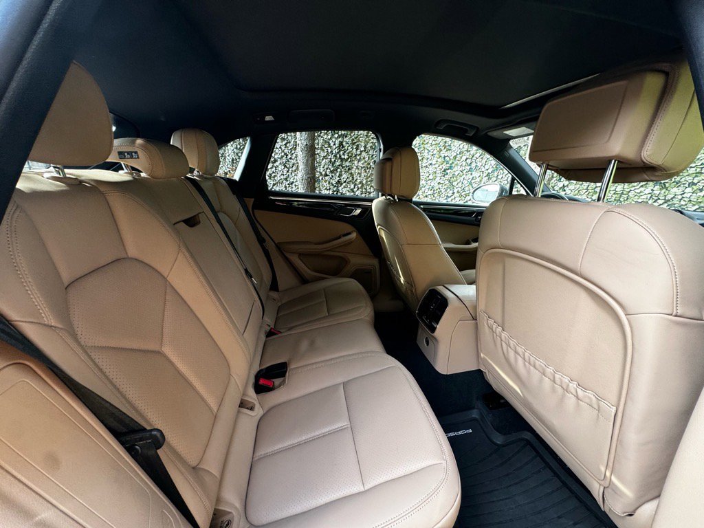 Used 2024 Porsche Macan image 24