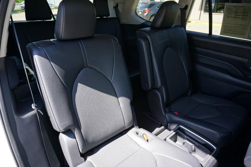 Used 2025 Toyota Grand Highlander FWD image 29