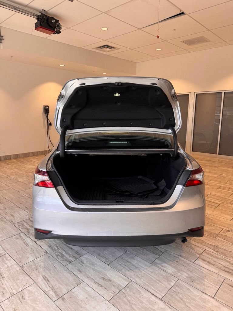 Used 2022 Toyota Camry LE w/ Convenience Package FWD image 32