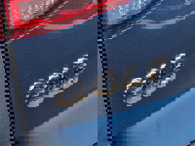 Used 2021 Volkswagen Golf 4-Door image 13