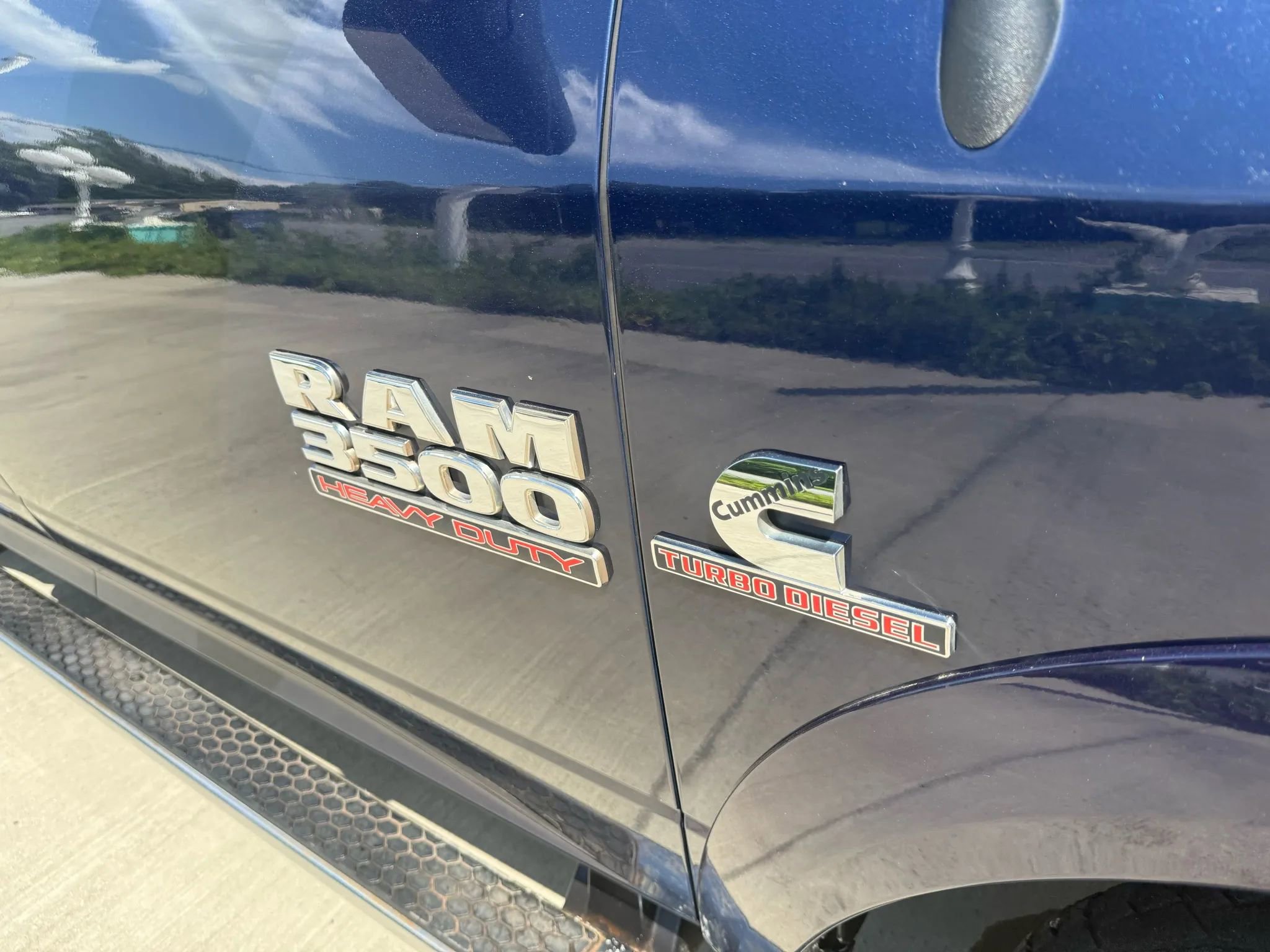 Used 2018 RAM 3500 Laramie image 7