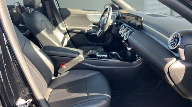 Used 2022 Mercedes-Benz A 220 image 29