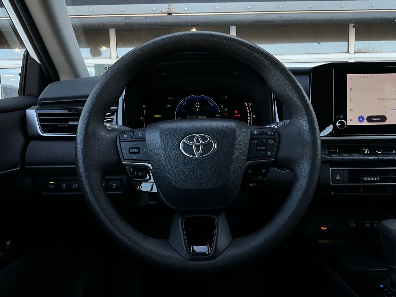 Used 2025 Toyota Camry LE image 31