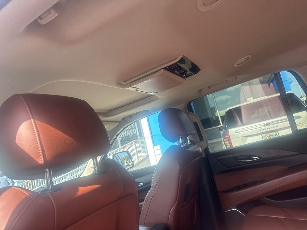 Used 2017 Cadillac Escalade Premium Luxury image 16