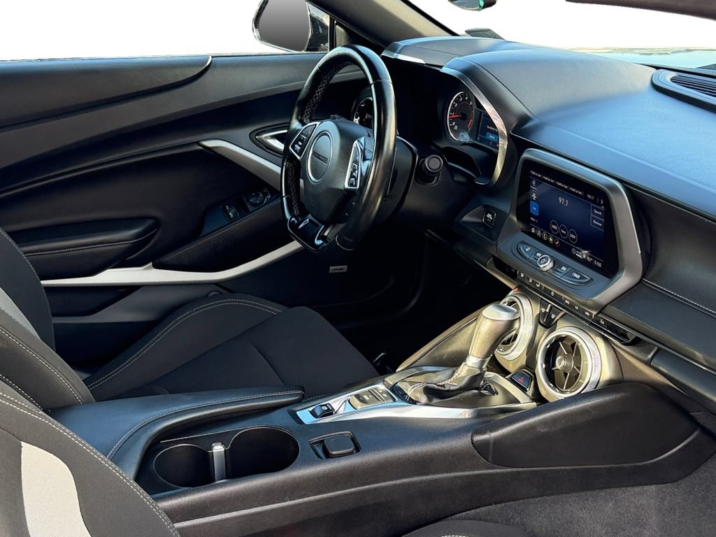 Used 2024 Chevrolet Camaro LT w/ Technology Package RWD image 7