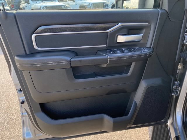 Used 2024 RAM 3500 Big Horn w/ Sport Appearance Package AWD/4WD image 11