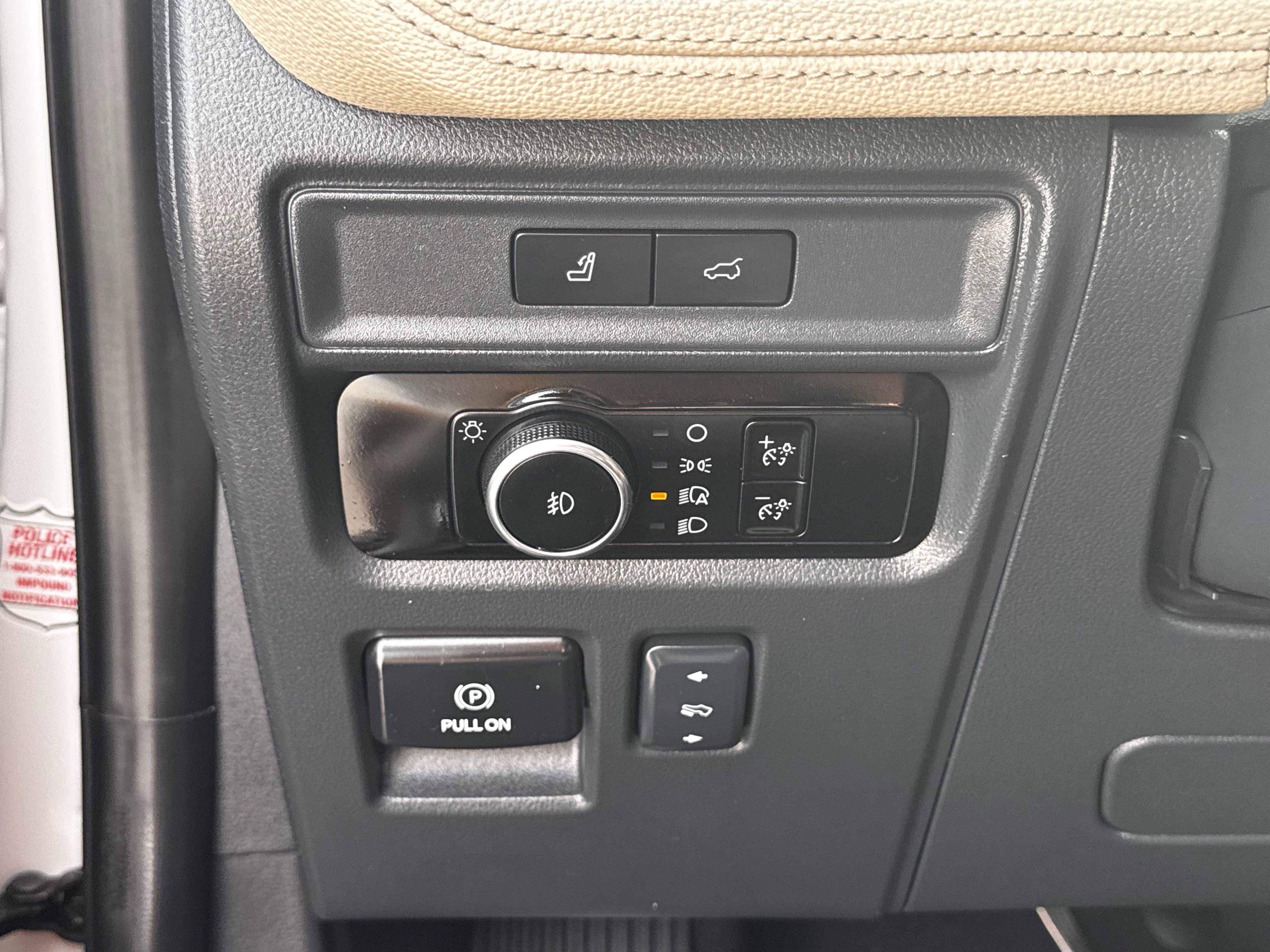 Used 2024 Ford Expedition Limited image 25