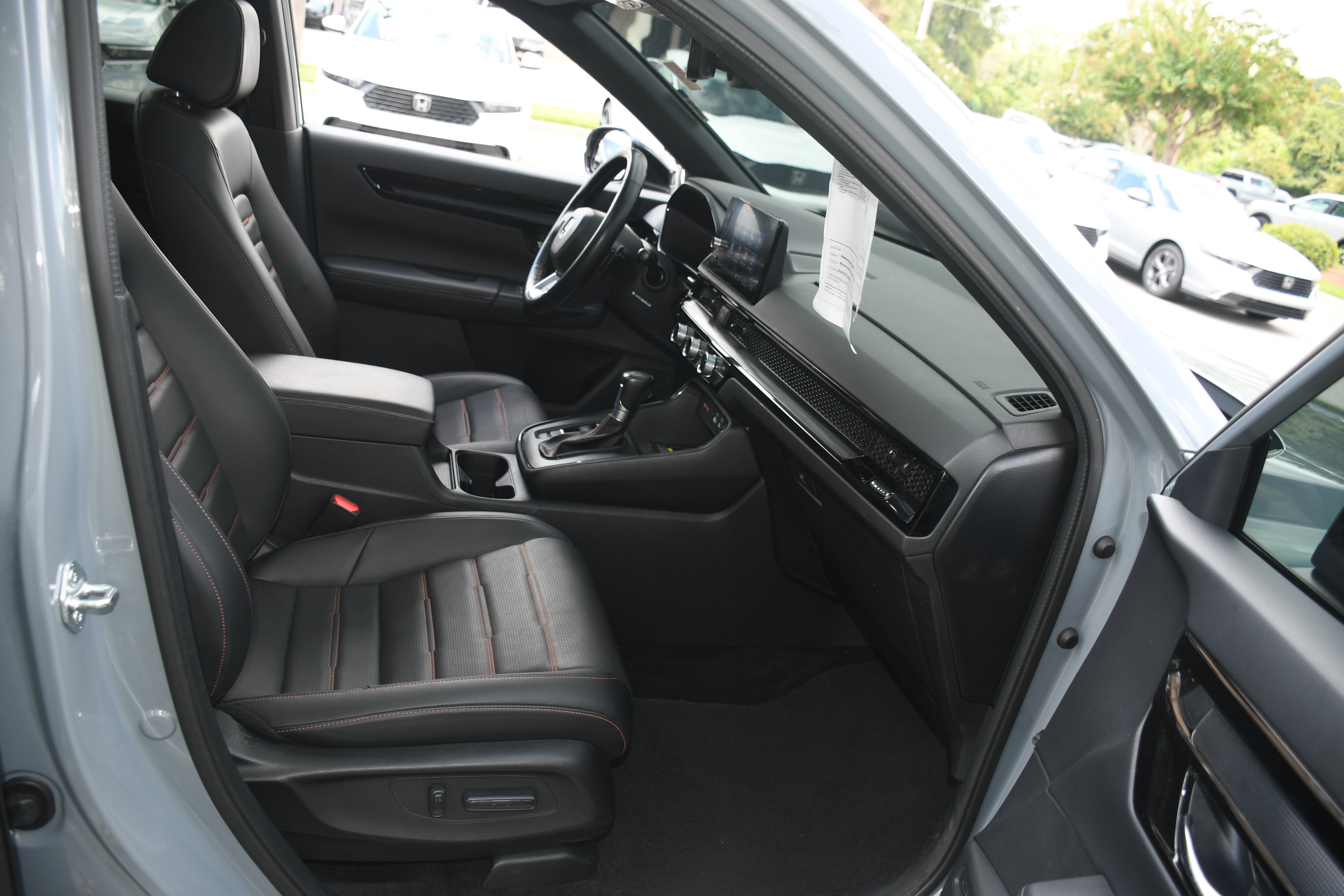 Used 2025 Honda CR-V Sport Touring image 31