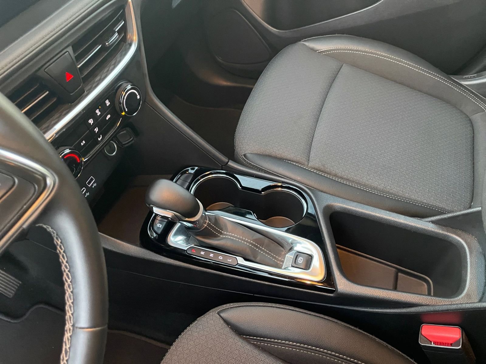 Used 2025 Buick Encore GX Preferred image 39