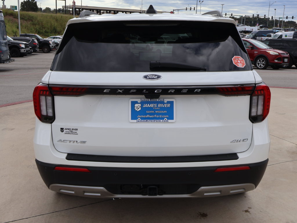 New 2026 Ford Explorer Active AWD/4WD image 4
