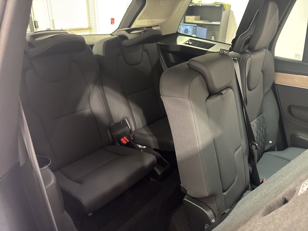 Used 2026 Volvo XC90 B5 Plus w/ Protection Package image 26