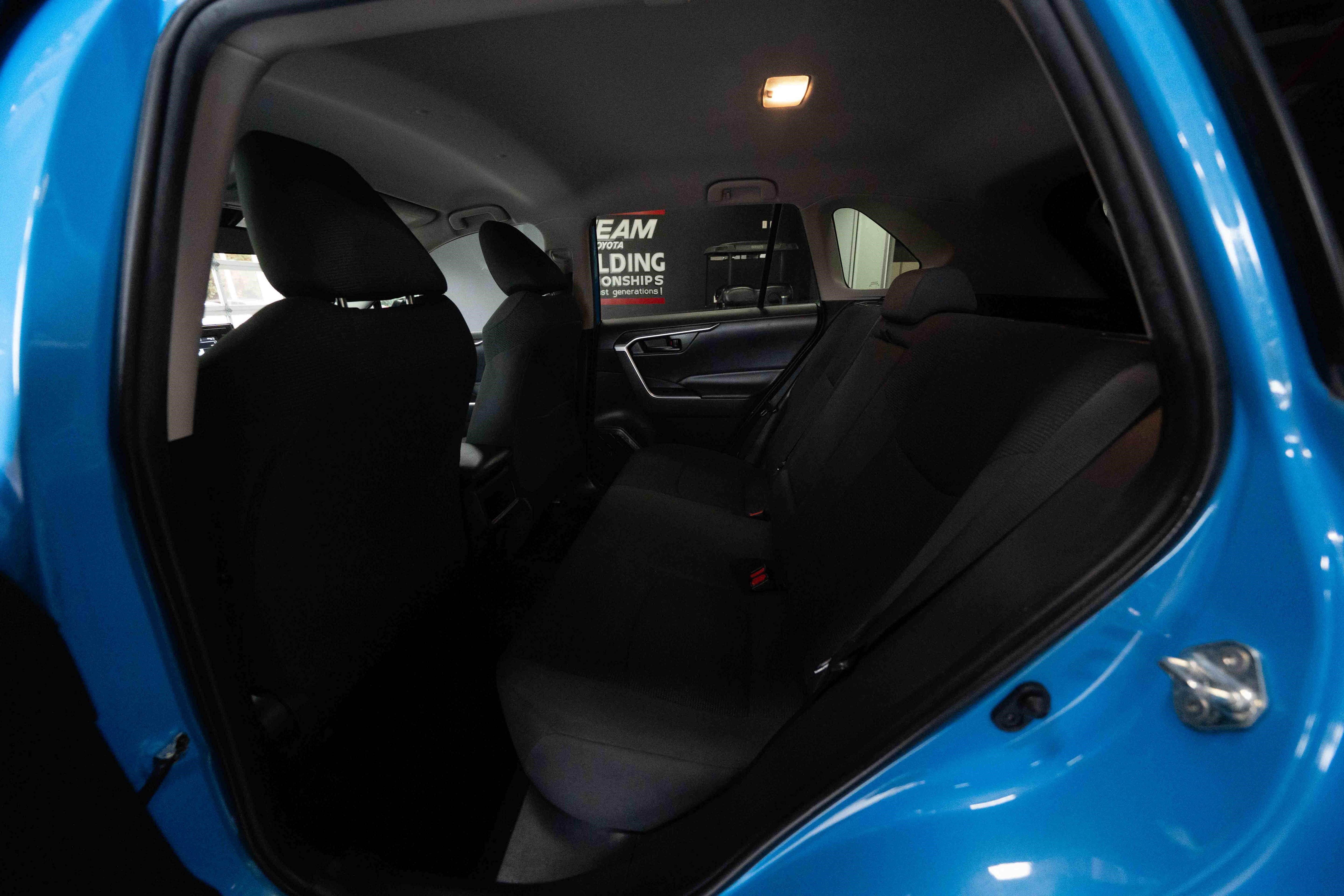 Used 2019 Toyota RAV4 LE w/ Carpet Mat Package AWD/4WD image 23