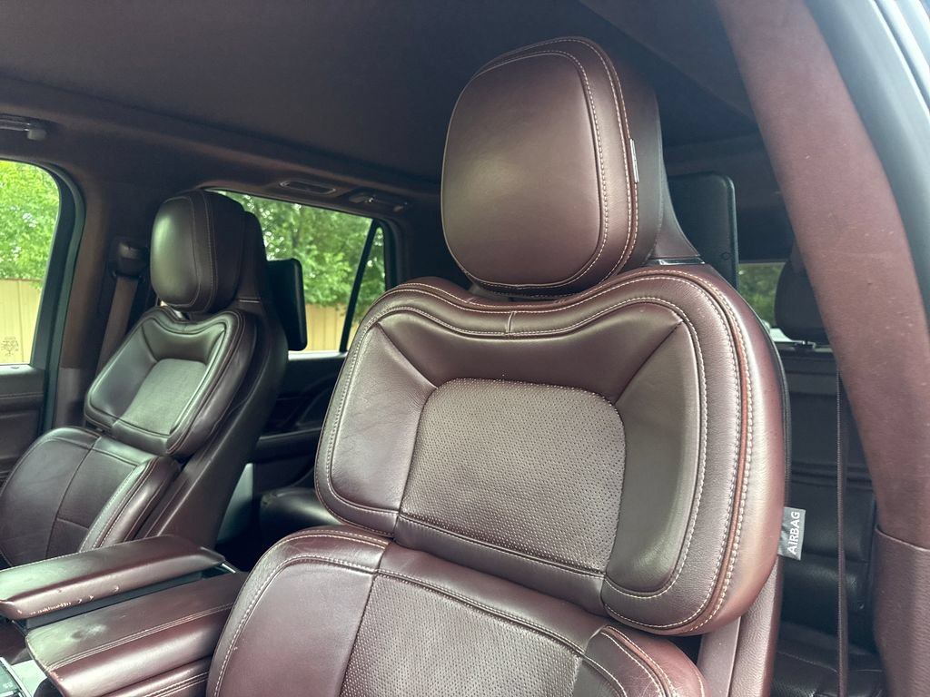 Used 2018 Lincoln Navigator Black Label AWD/4WD image 12