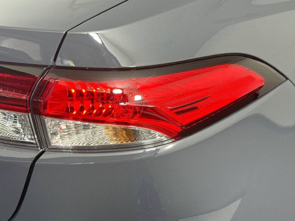 Used 2025 Toyota Corolla LE FWD image 32