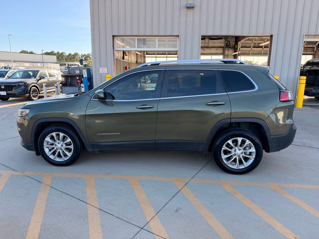 Used 2019 Jeep Cherokee Latitude w/ Popular Appearance Group image 5