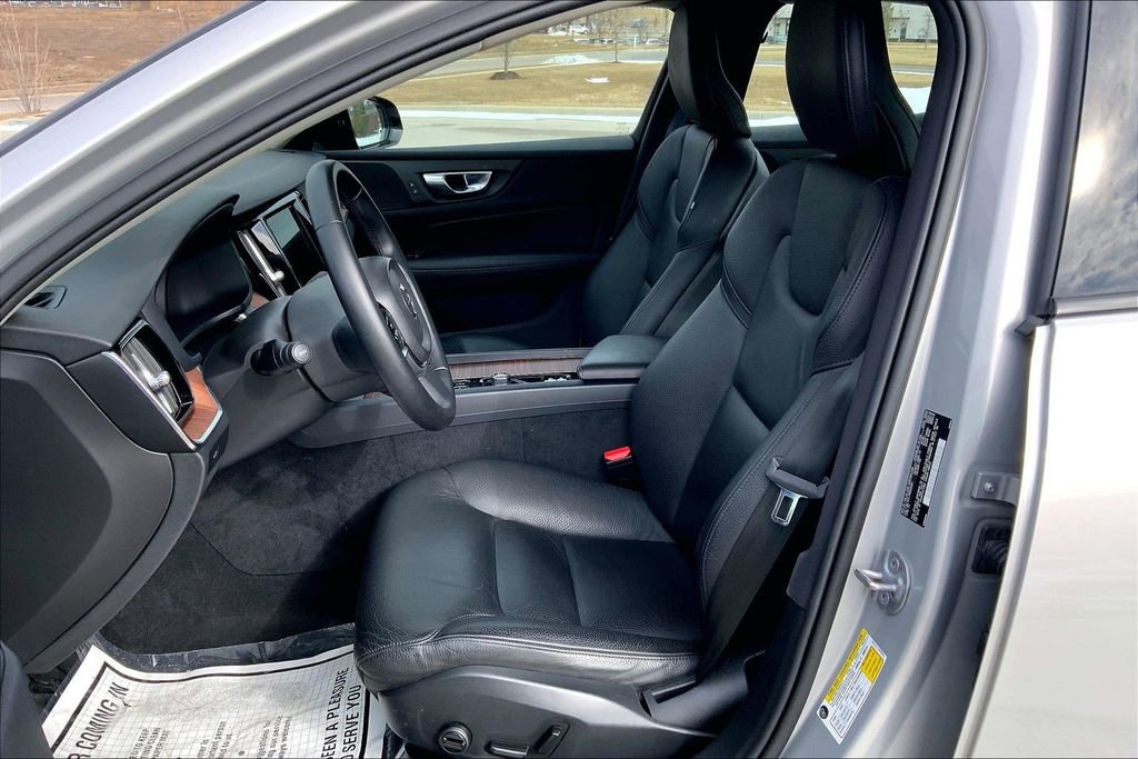 Used 2024 Volvo S60 B5 Plus image 9