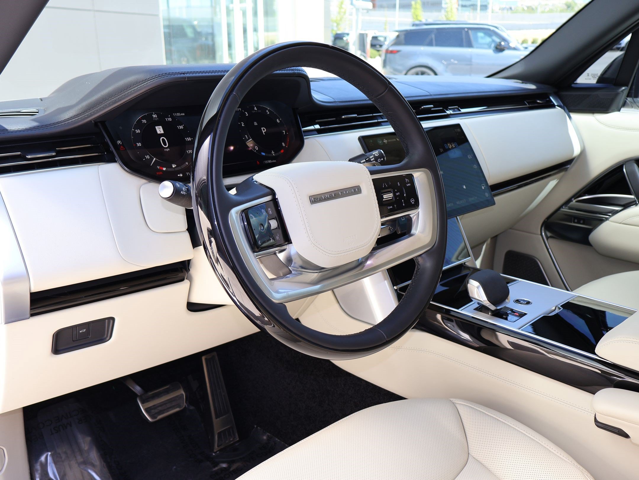 Certified 2025 Land Rover Range Rover Autobiography AWD/4WD image 14