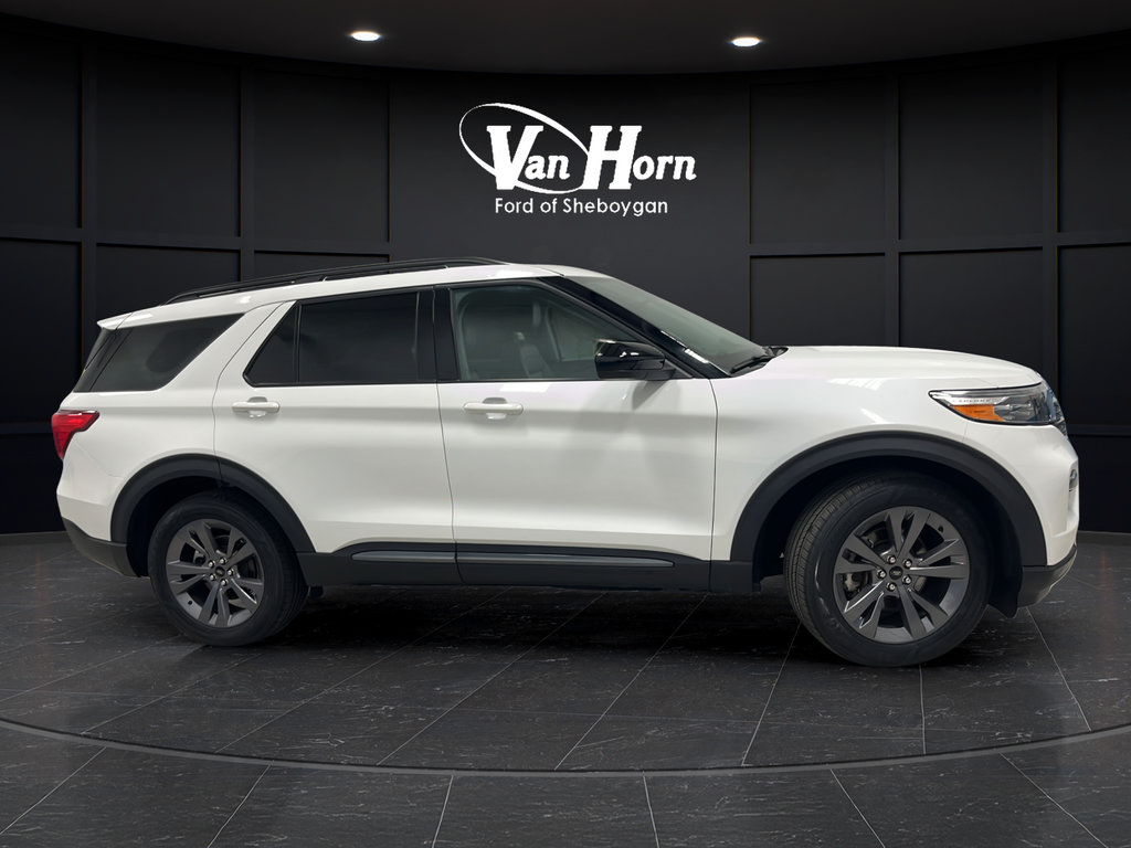 Used 2023 Ford Explorer XLT w/ Equipment Group 202A AWD/4WD image 8