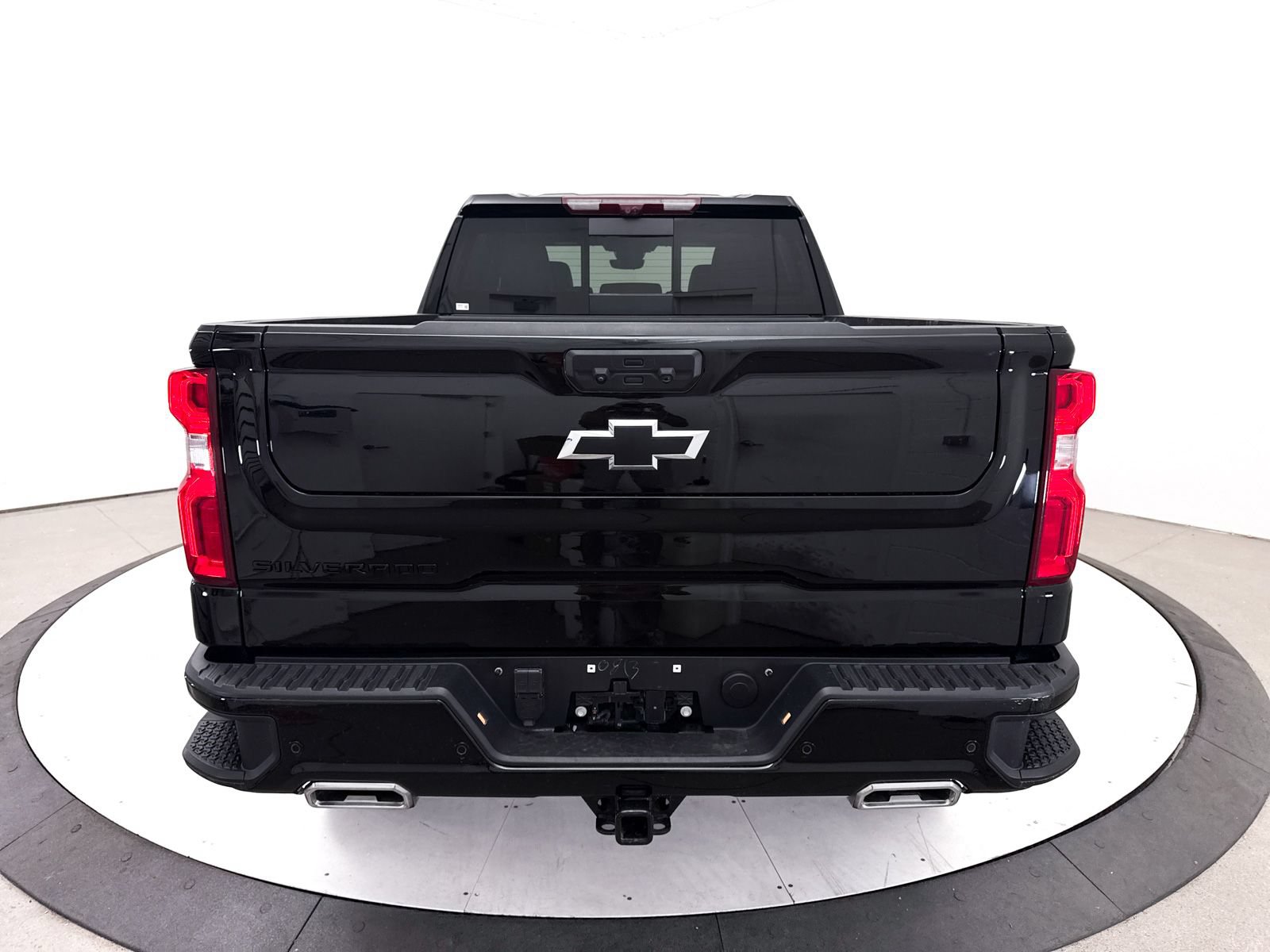 Used 2024 Chevrolet Silverado 1500 High Country w/ Technology Package AWD/4WD image 19