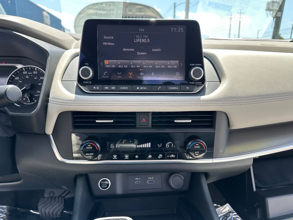 Used 2023 Nissan Rogue SV AWD/4WD image 22