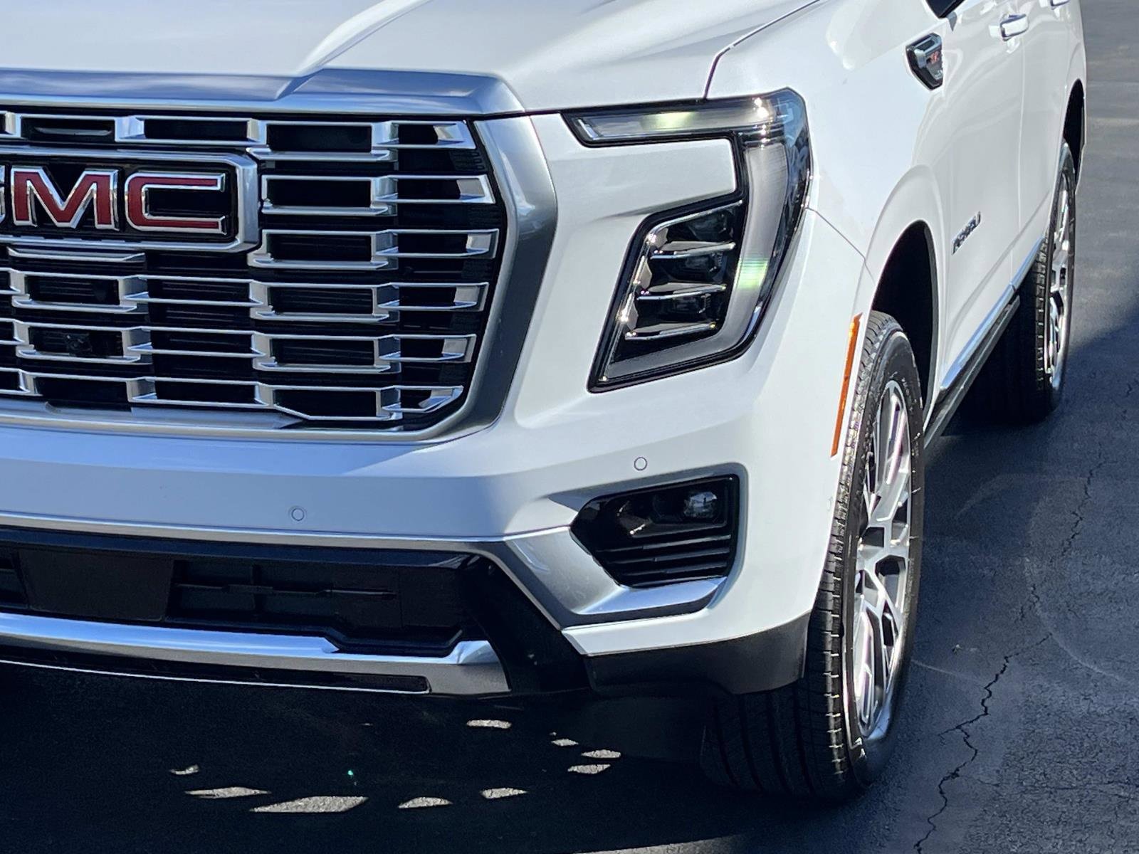 New 2026 GMC Yukon Denali w/ Denali Reserve Package image 11
