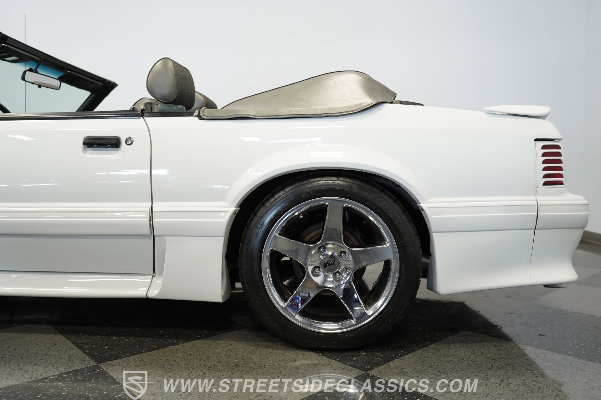Used 1989 Ford Mustang GT RWD image 29