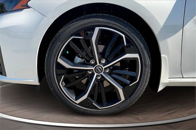 New 2025 Nissan Altima 2.5 SR w/ SR Premium Package image 12