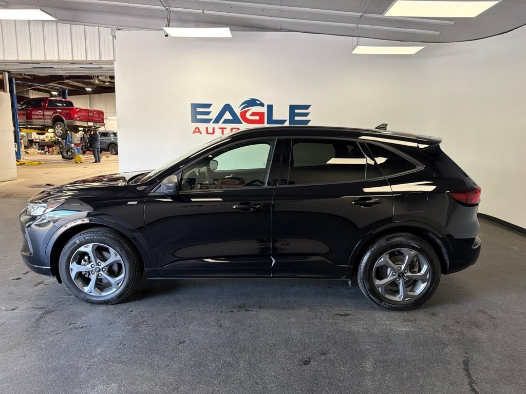 Used 2023 Ford Escape ST-Line w/ Tech Pack #1 AWD/4WD image 5