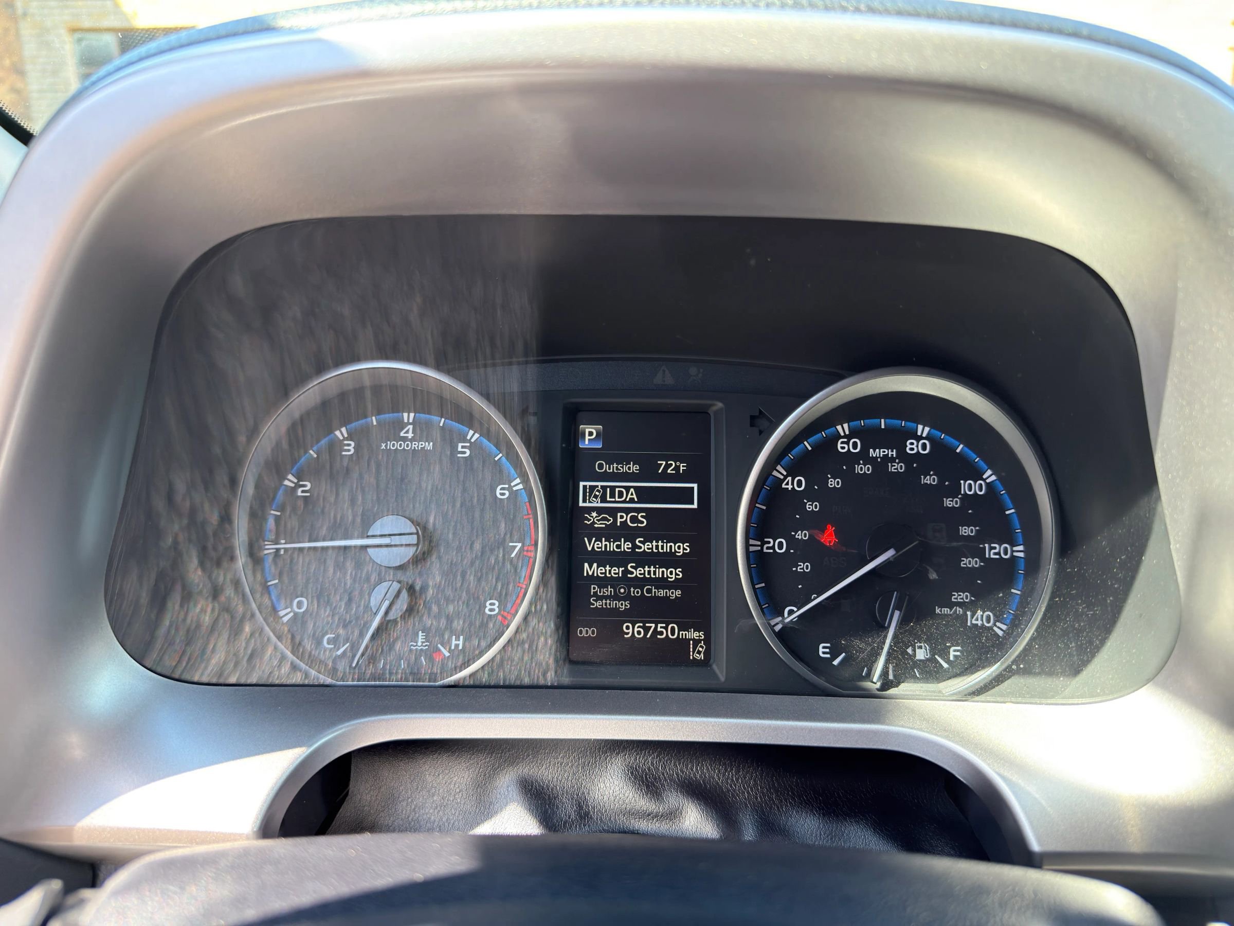 Used 2018 Toyota RAV4 LE image 12