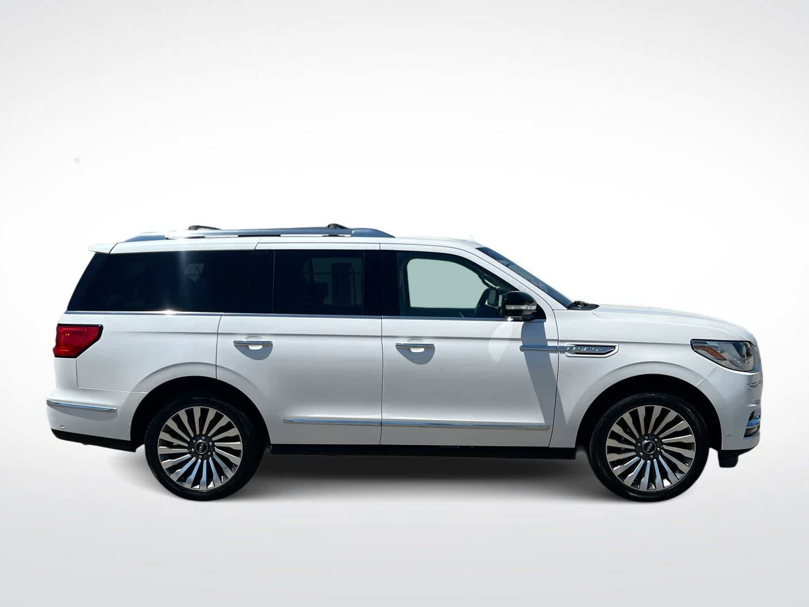 Used 2018 Lincoln Navigator Reserve w/ Technology Package AWD/4WD image 9