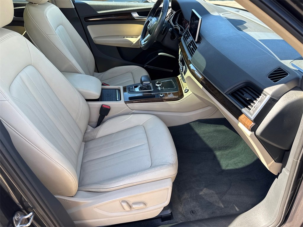 Used 2019 Audi Q5 2.0T Premium Plus w/ Premium Plus Package image 19