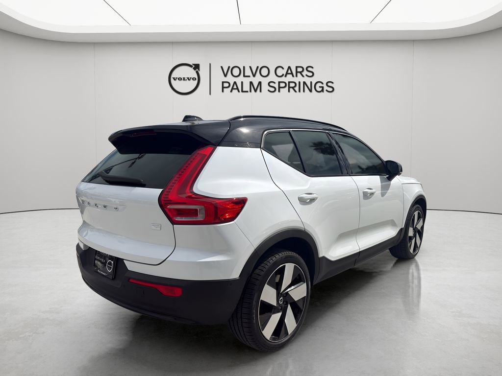 Used 2023 Volvo XC40 Recharge Ultimate image 10