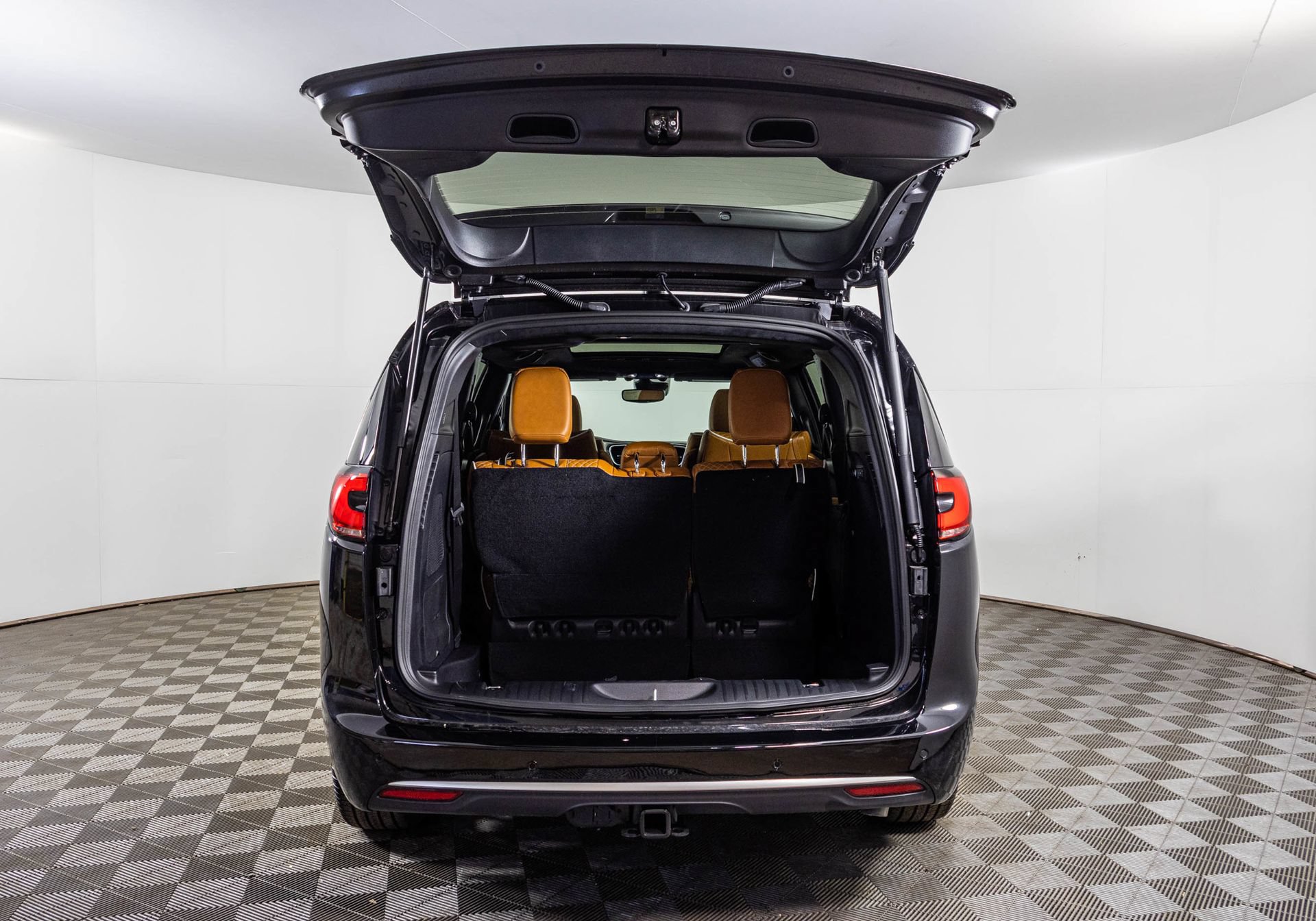 New 2026 Chrysler Pacifica Pinnacle w/ Trailer Tow Group AWD/4WD image 40