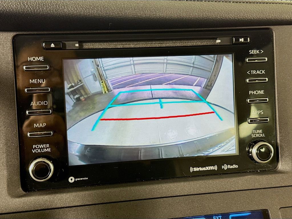 Used 2019 Toyota Sienna XLE image 32