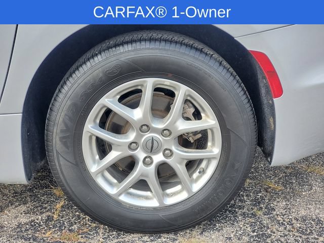 Used 2023 Chrysler Pacifica Touring-L FWD image 34