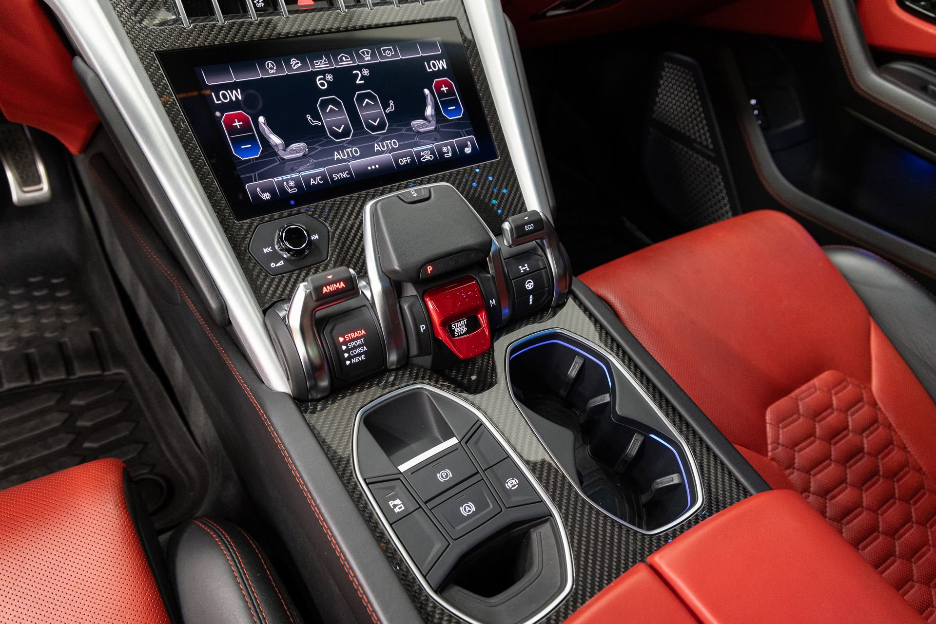 Used 2020 Lamborghini Urus AWD/4WD image 20