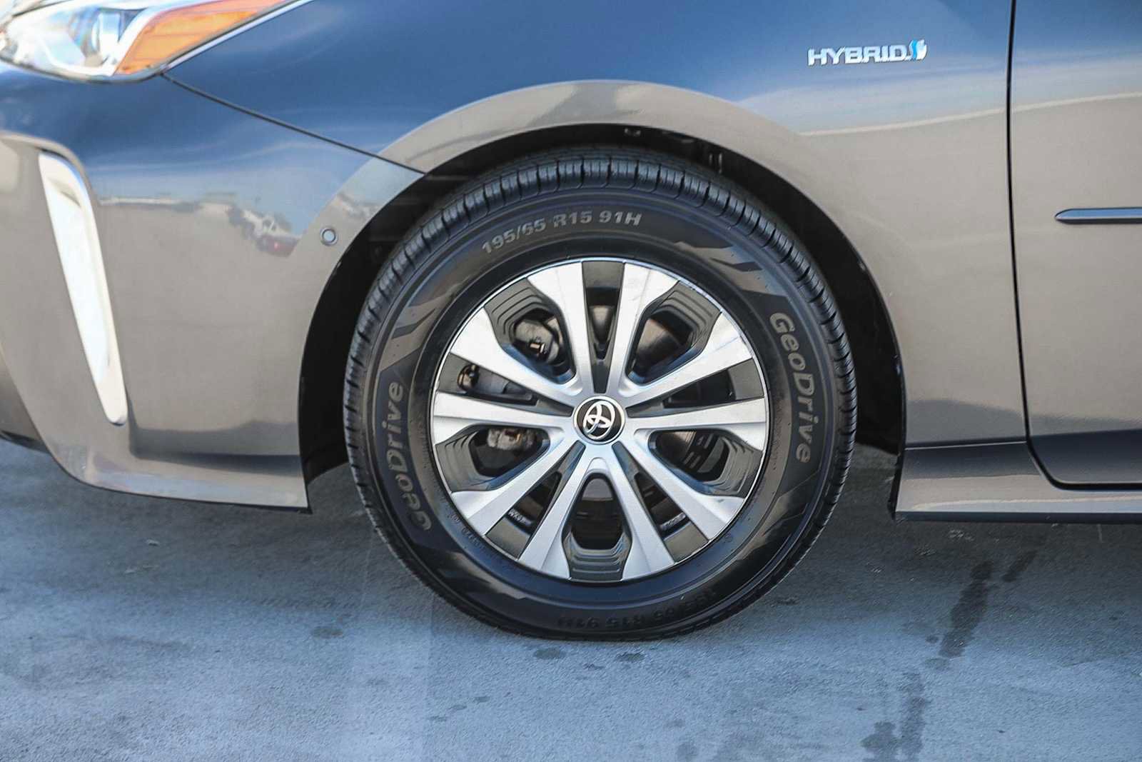 Used 2020 Toyota Prius LE image 10