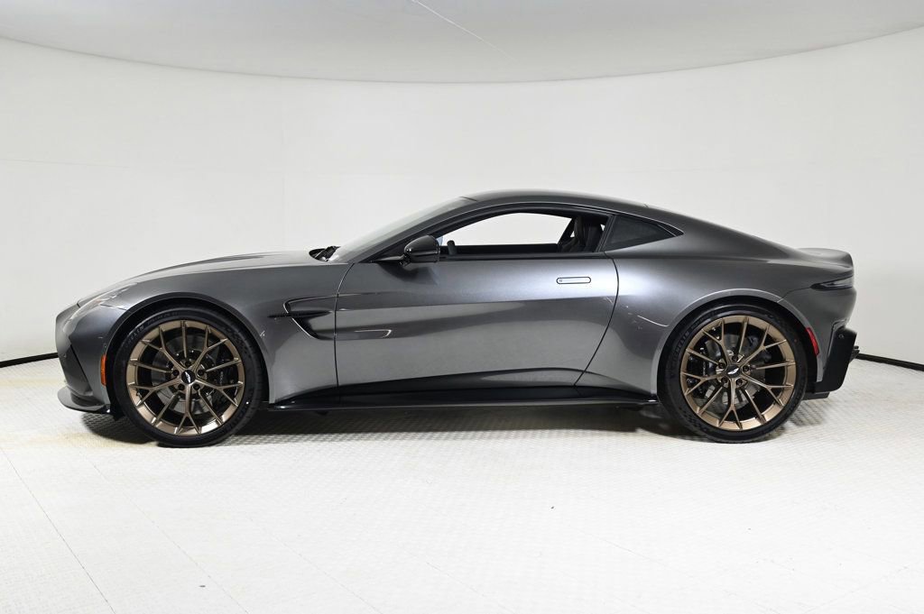 Used 2026 Aston Martin V8 Vantage Coupe image 11