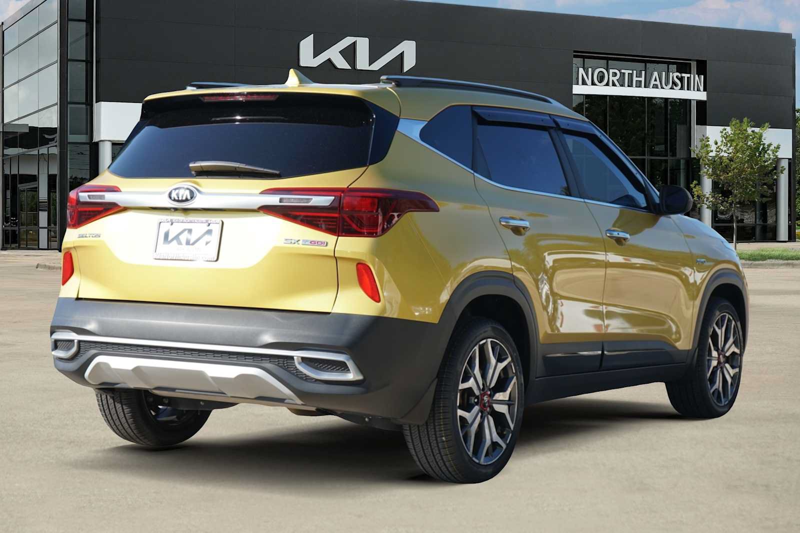 Used 2021 Kia Seltos SX w/ SX Sunroof Package AWD/4WD image 5