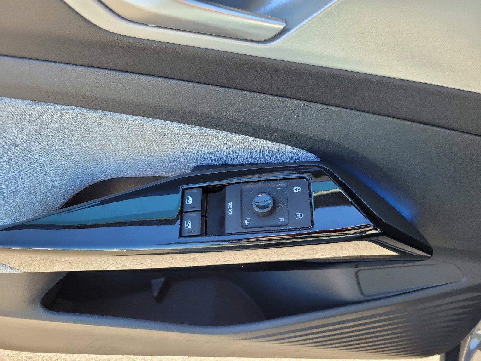 Certified 2023 Volkswagen ID.4 Pro AWD/4WD image 23