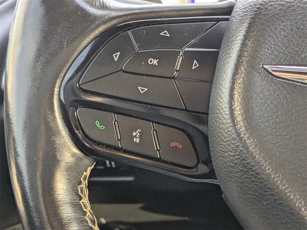 Used 2020 Chrysler Pacifica Touring-L Plus image 23