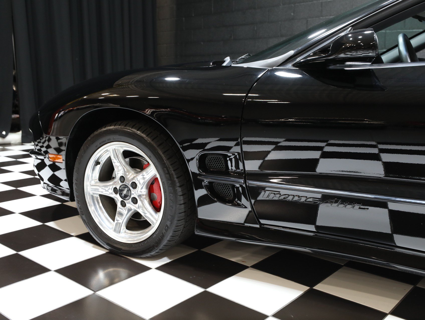 Used 1999 Pontiac Firebird Trans Am RWD image 40