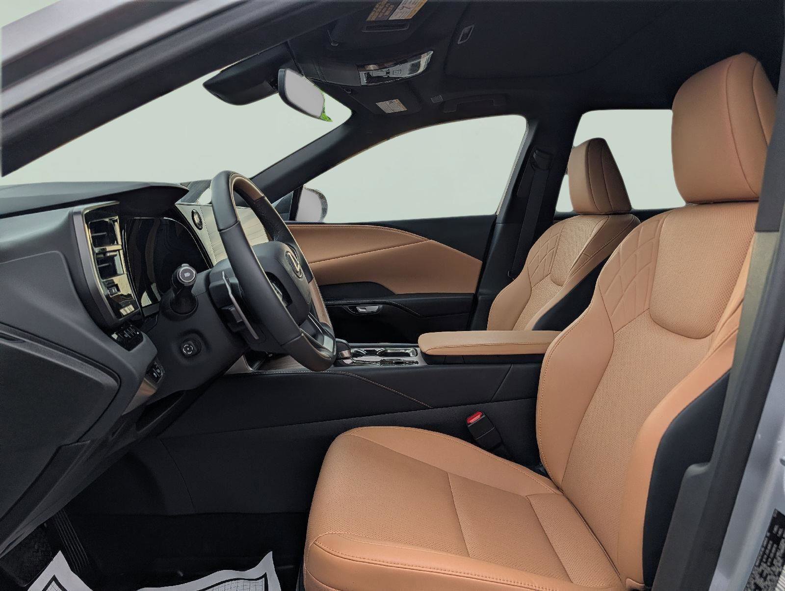 Used 2025 Lexus RX 350 Premium w/ Accessory Package image 8