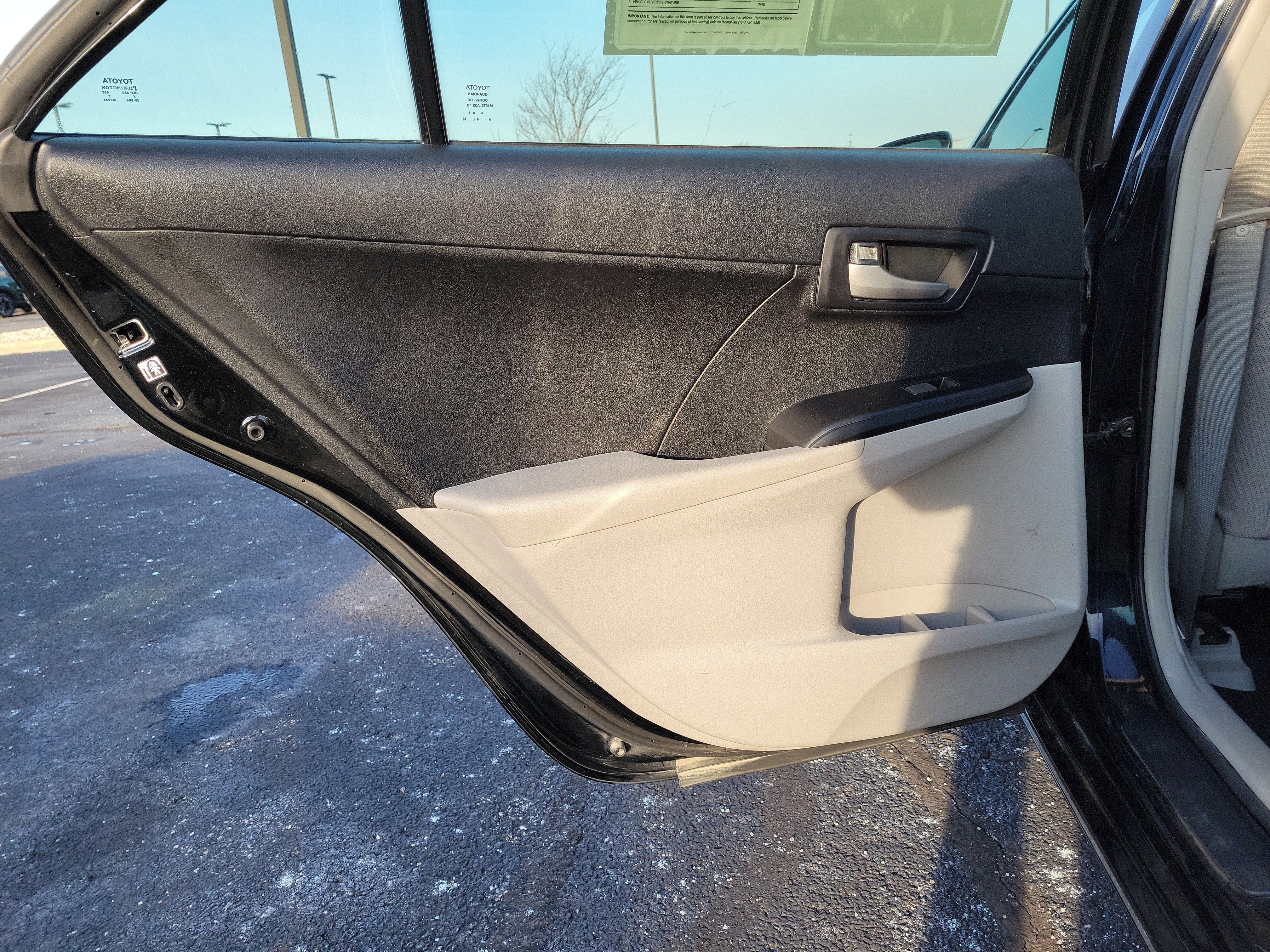 Used 2013 Toyota Camry LE image 8