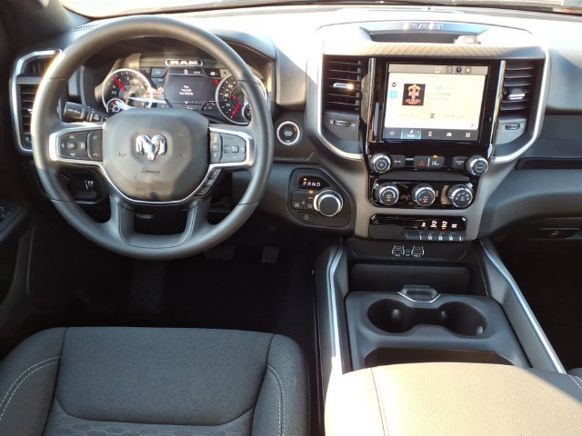New 2026 RAM 1500 Express AWD/4WD image 12